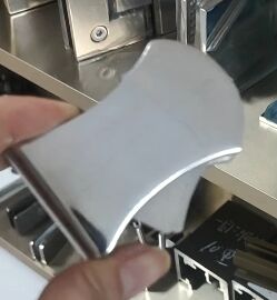 Guter Preis Glasduschscharniere mit Schutzverpackung zur Verhinderung von Kollisionsschäden während der Beförderung und zur Gewährleistung der Produktintegrität Online
